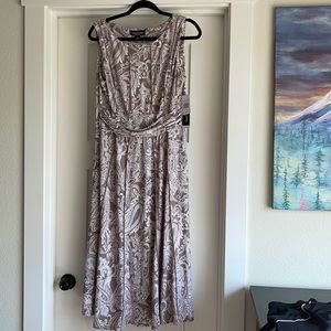 New Taupe/White Perceptions dress size L